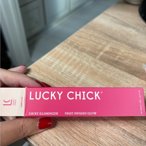 Lucky Chick Fruit Infused Illuminizer in Dawn Glow - Picture 3 of 4